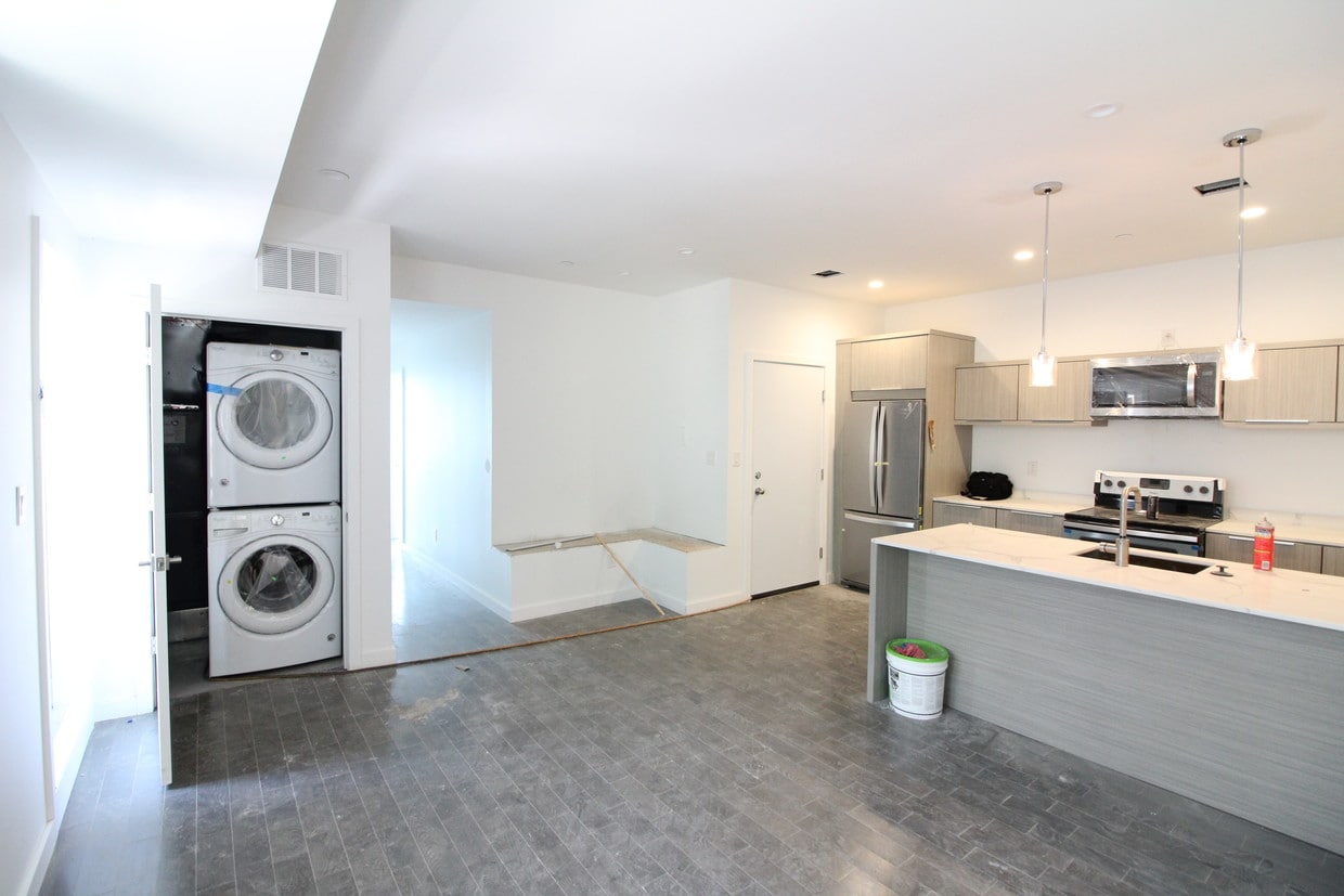 Primary Photo - 44 N 40th St