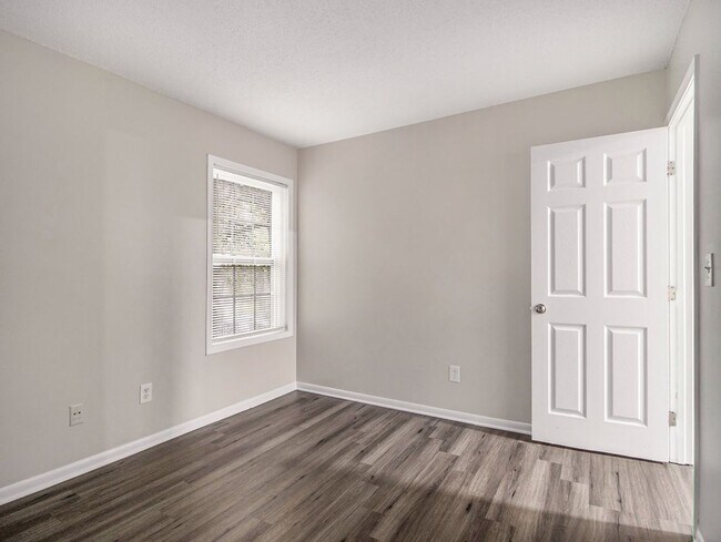 Foto del edificio - 3599 Woodbriar Cir