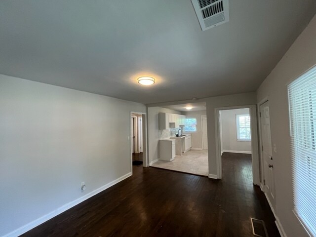 Foto del edificio - 1239 Lockwood Dr SW