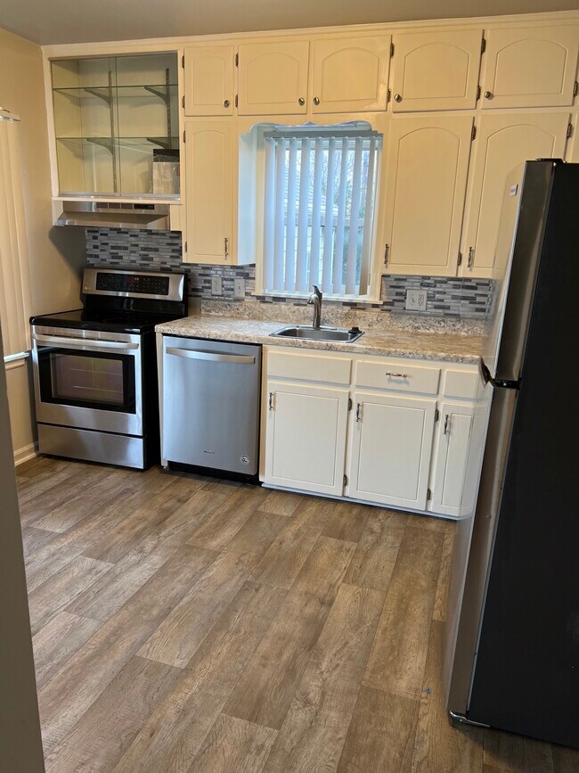 Kitchen - 2019 Franklin Ave NE