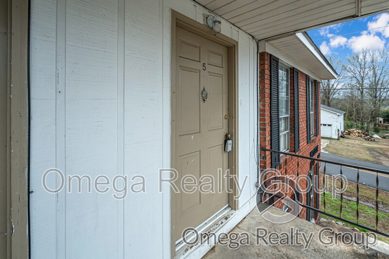 Primary Photo - 1507 7th Ave