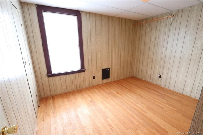 Building Photo - 300 Peck St