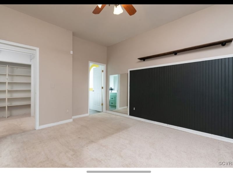 Primary Photo - 2203 Edwards Ave