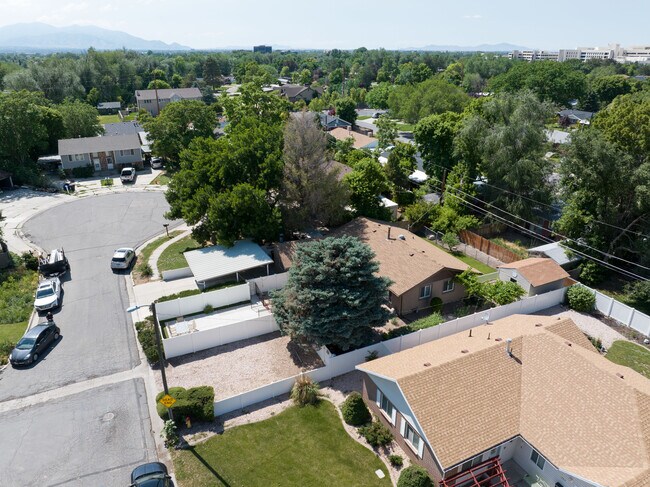 Building Photo - 1345 E 4200 S