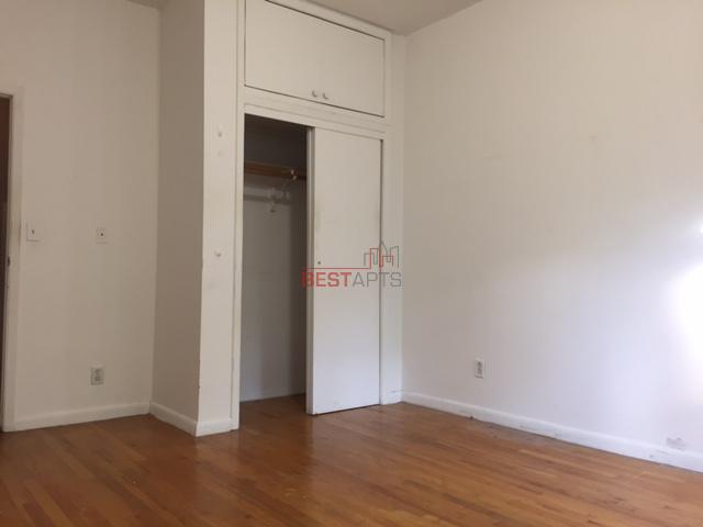 Foto del edificio - 226 E 6th St