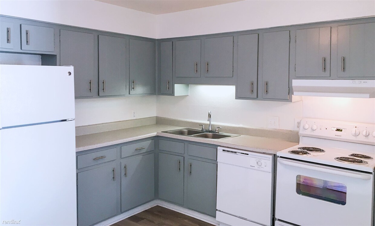 Foto del edificio - 1 br, 1.5 bath Townhome - Forest Hills Tow...