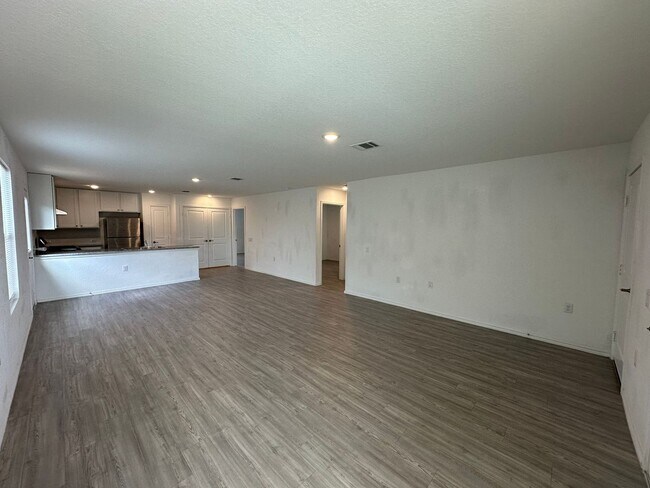Building Photo - 3-BEDROOM IN WHISPER FALLS