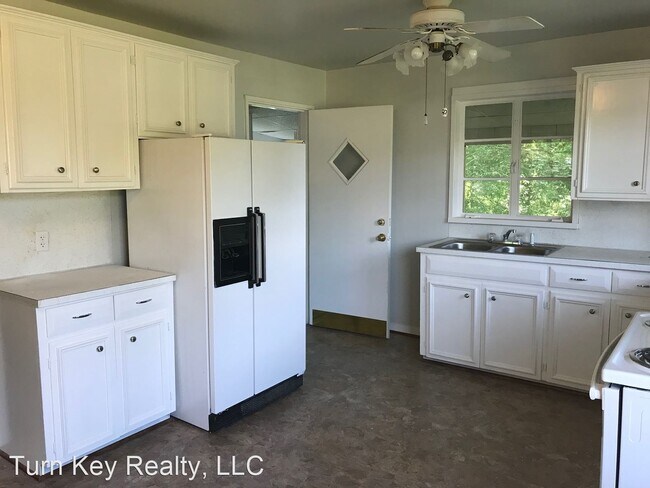 Foto del edificio - 3 br, 1 bath House - 74 3rd St NE