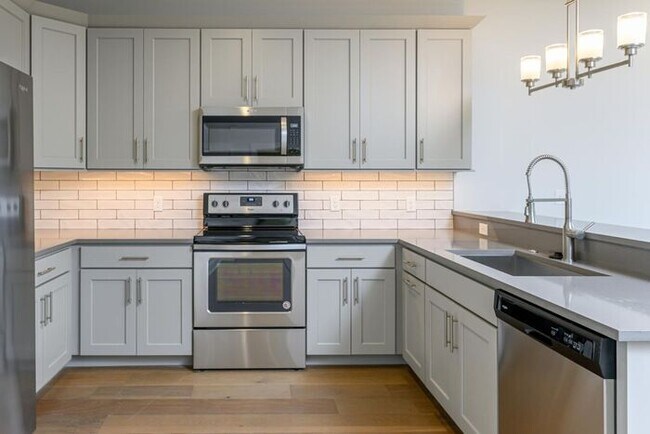 Building Photo - New Construction Rental-Asheville!