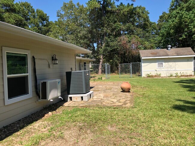 Building Photo - 2619 Loganberry Cir