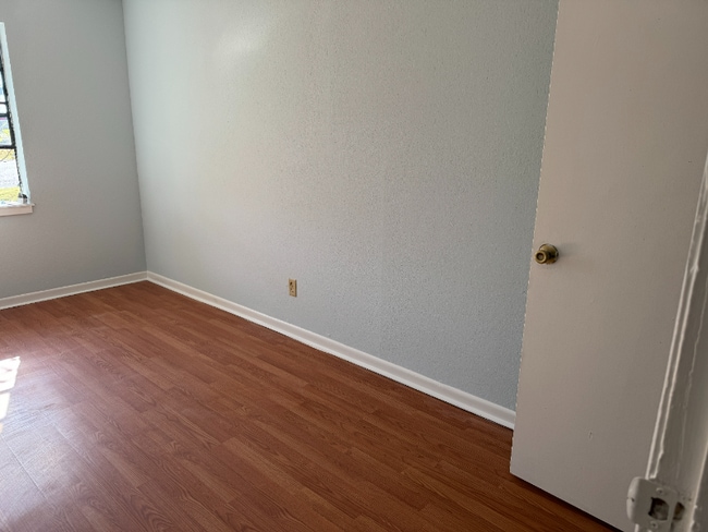 Building Photo - 1609 W Elm St