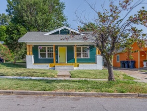 Building Photo - 1723 W Park Pl