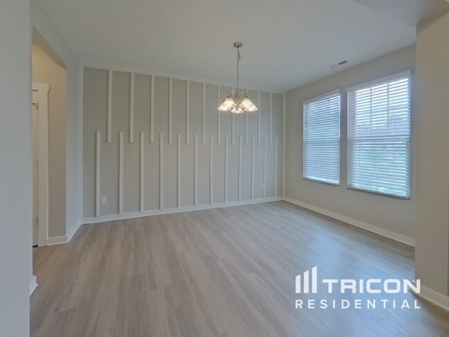 Building Photo - 710 Anglin Forest Way