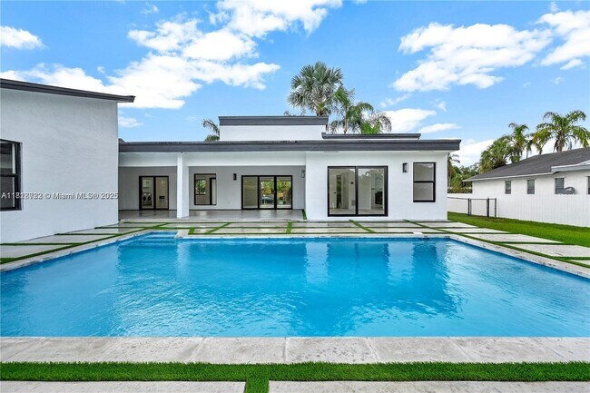 Foto del edificio - 8324 SW 168th Terrace