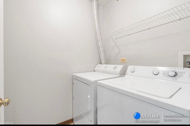 Building Photo - 2 br, 2 bath Townhome - 1408 W Crane St Un...