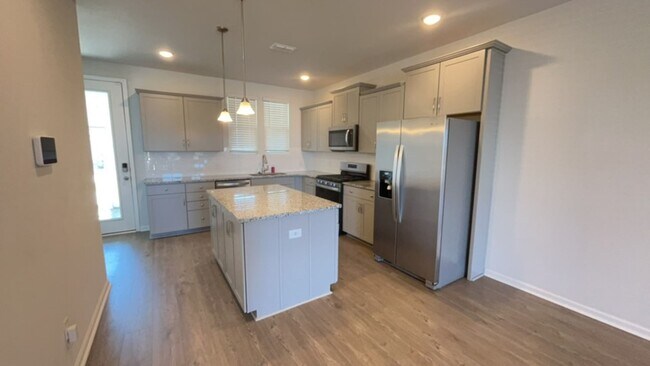 Foto del edificio - Stunning 2 Bed 2.5 Bath Townhome!