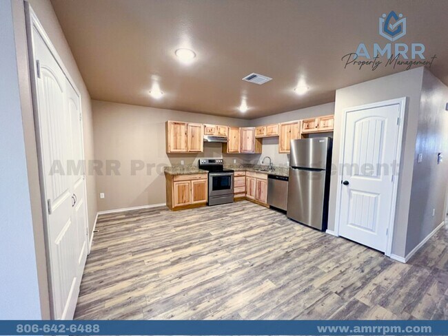 Foto del edificio - Beautiful 3-Bedroom House – A Place to Cal...