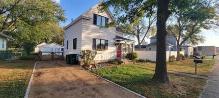 Building Photo - 1106 9th St