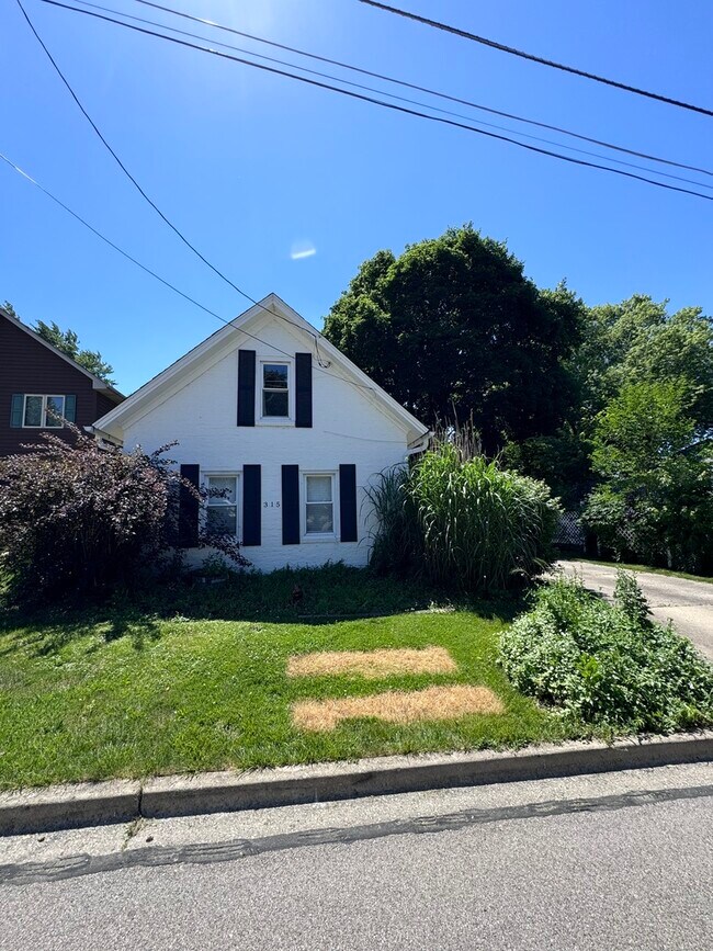 Building Photo - 315 S 13th Ave