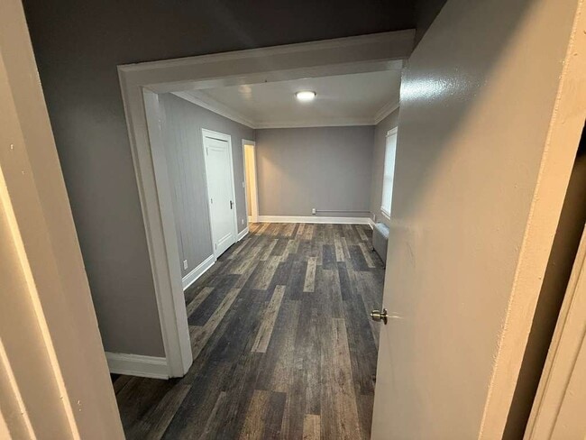 Building Photo - 392 E 147th St