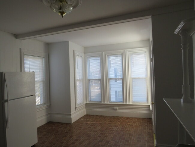 Building Photo - 188 Belmont St