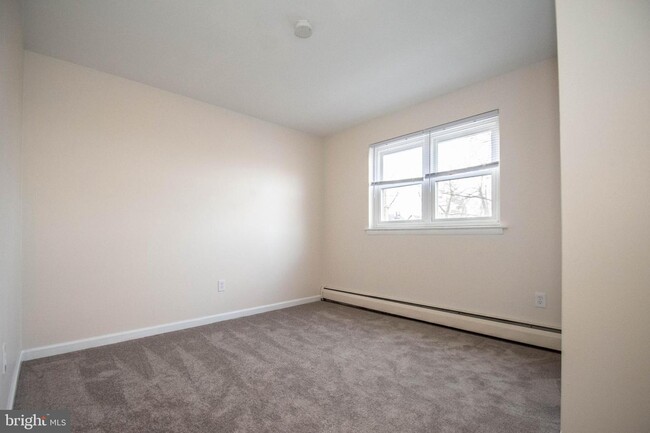 Foto del edificio - 335 E Lancaster Ave