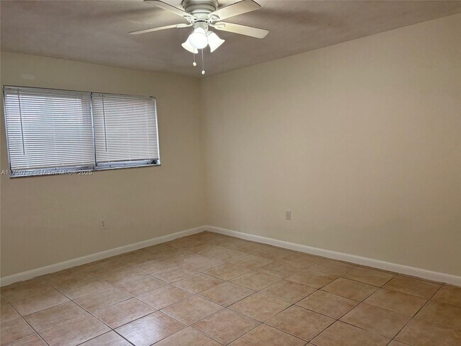 Foto del edificio - 20200 NE 27th Ct