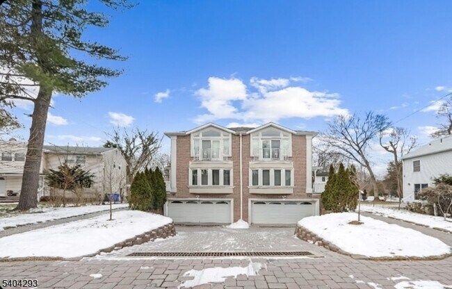 Foto del edificio - 135 Grove St