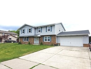 Building Photo - 7538 S 75th St