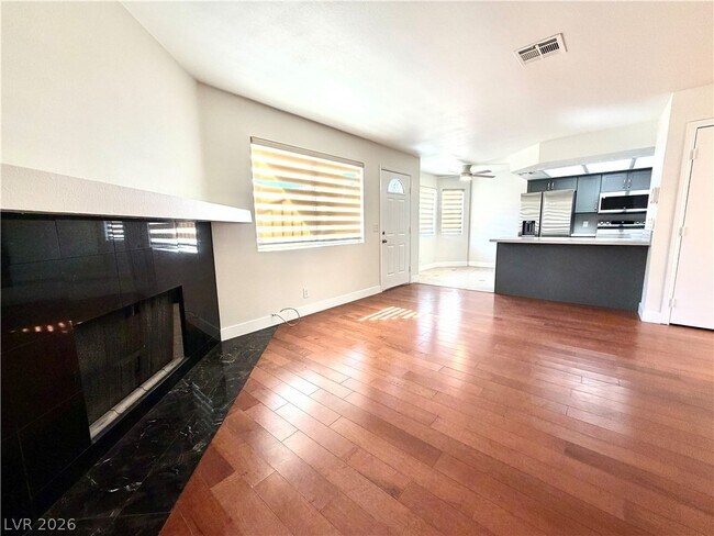 Foto del edificio - 920 Rockview Dr