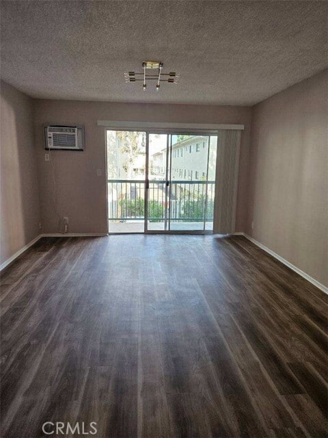 Foto del edificio - 18307 Burbank Blvd