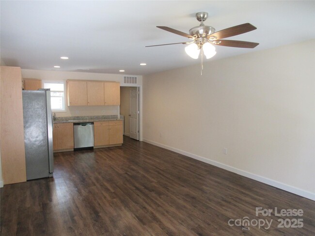 Foto del edificio - 3784 English Oak Dr