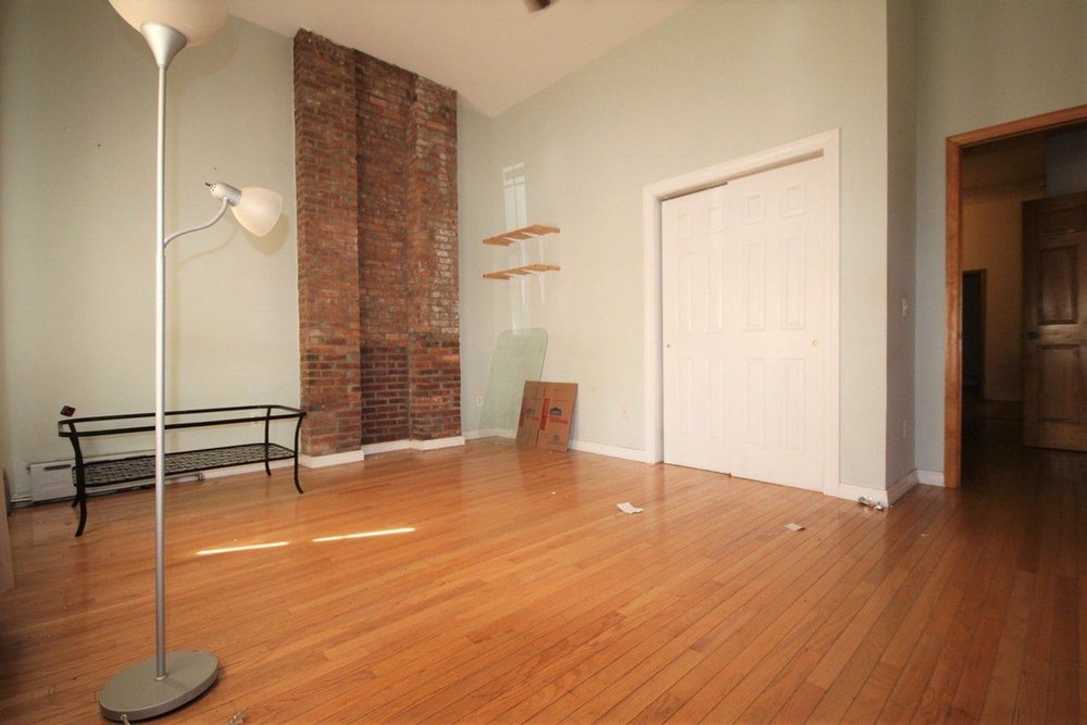 Primary Photo - 421 Humboldt St