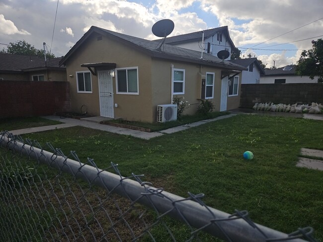 Building Photo - 11645 Pope Ave