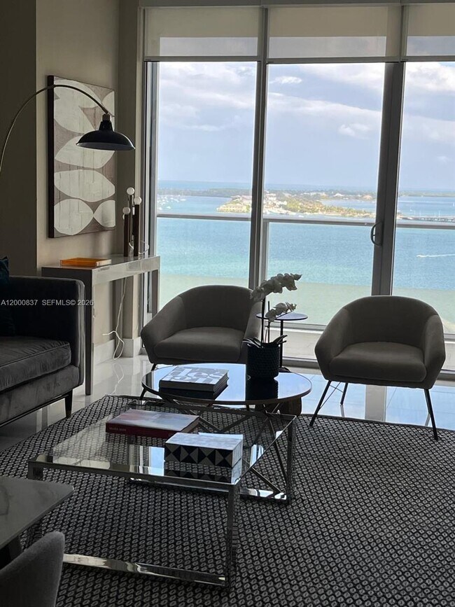 Foto del edificio - 1300 Brickell Bay Dr