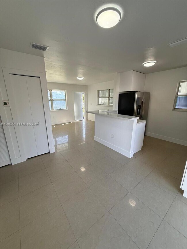 Foto del edificio - 625 NW 9th Ave