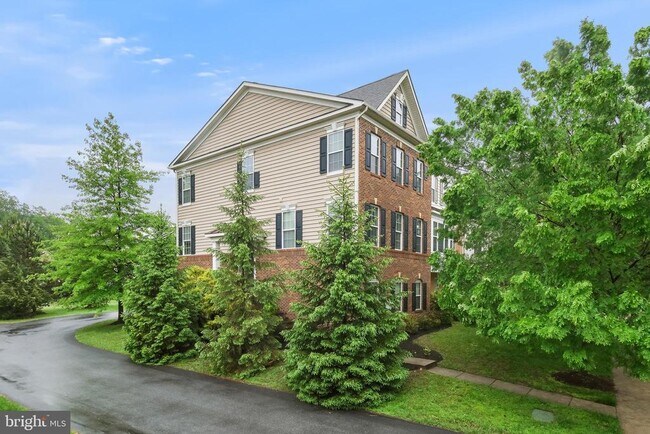 Building Photo - 1637 Poplar Run Dr