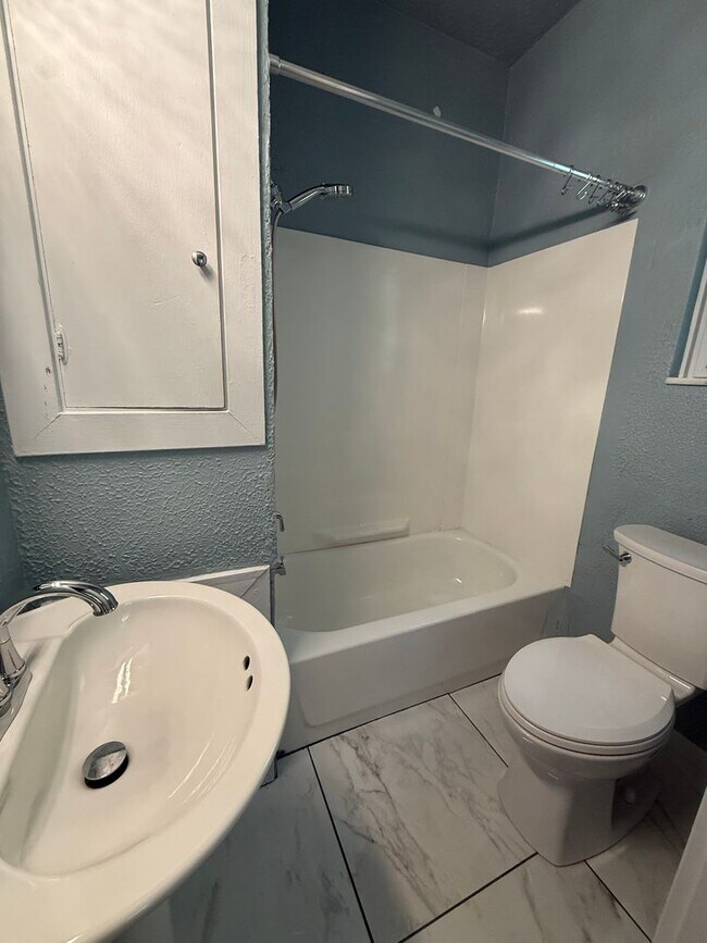 Foto del edificio - Hidden Gem-2 bedroom unit in Glenshaw/Shaler