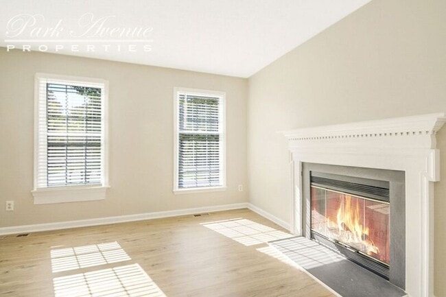 Building Photo - 9 Periwinkle Ct