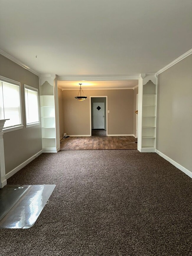 Building Photo - Rarely Available Ruxton Rental