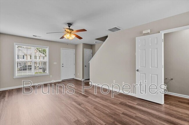 Foto del edificio - 3884 Hickswood Creek Dr