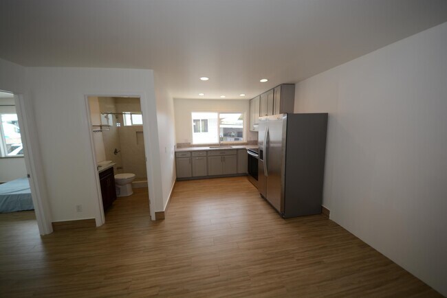 Building Photo - 2036 9th Ave