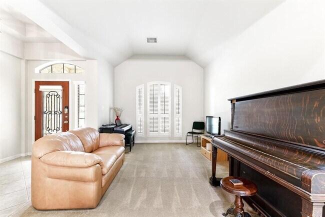 Foto del edificio - 6306 Cedardale Falls Dr