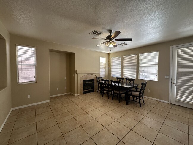 Foto del edificio - 8918 W Katie Ave