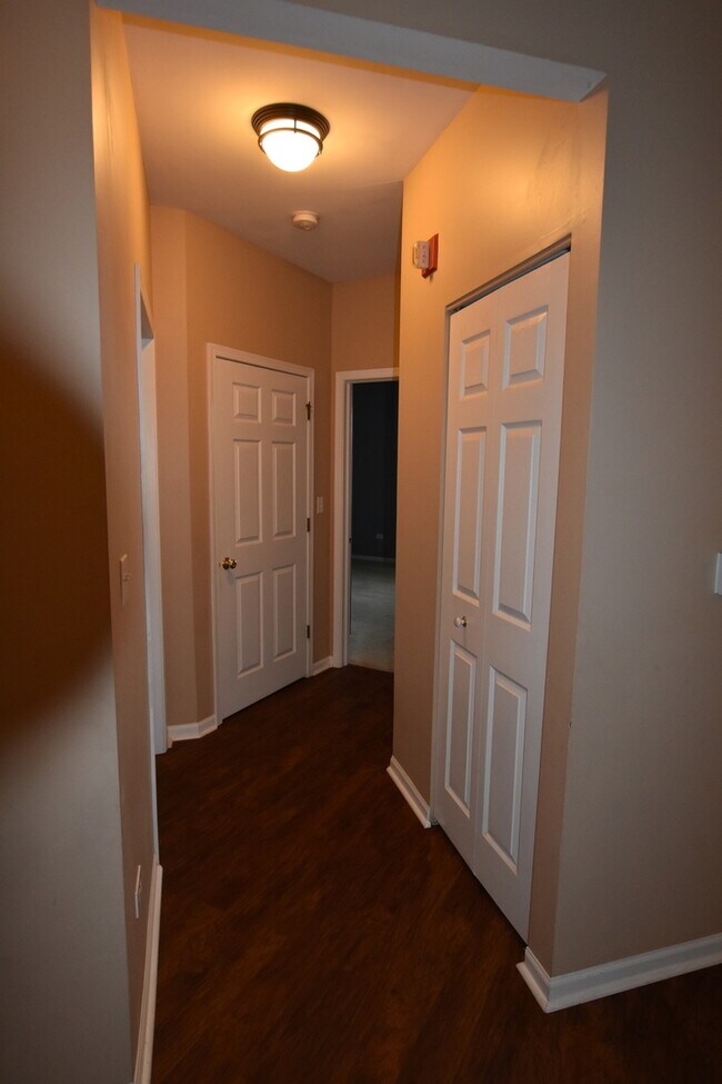 Building Photo - 2923 Kentshire Cir