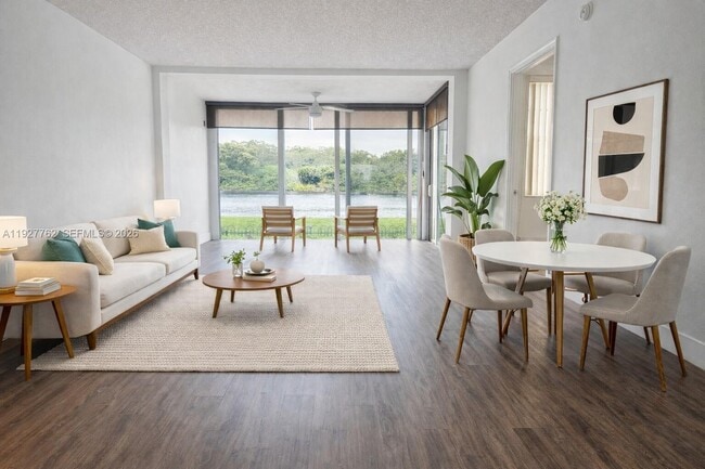 Foto del edificio - 9450 Poinciana Pl