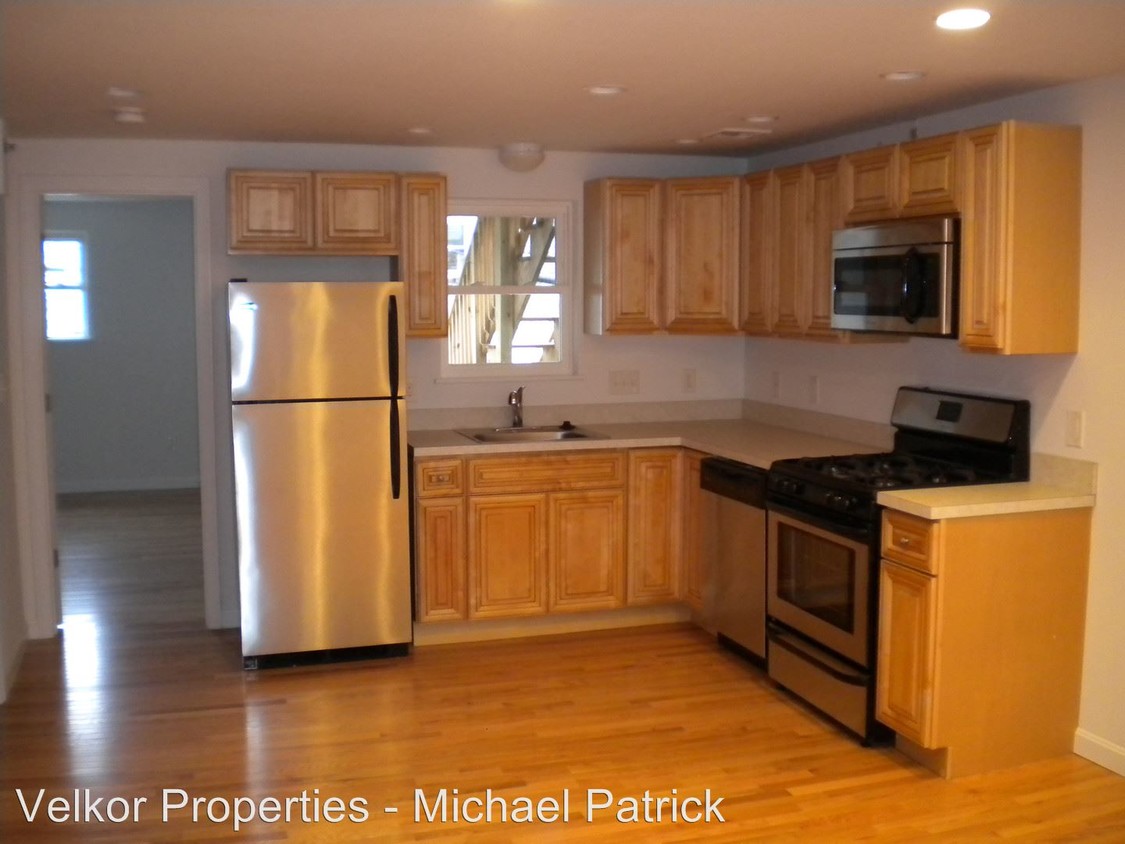 Primary Photo - 645 Saratoga St