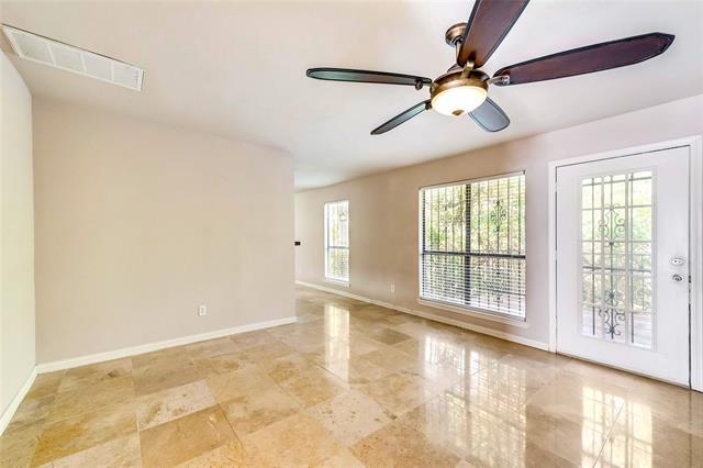 Foto del edificio - 1231 Forest Cove Ln