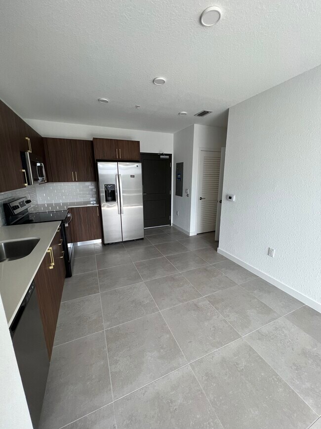 1004 Sunnybrook Rd Unit 819, Miami, FL 33136 Condo for Rent in Miami