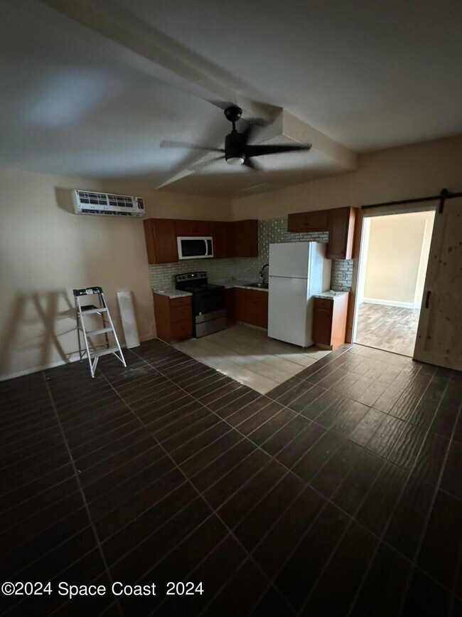 Building Photo - 808 Forrest Ave